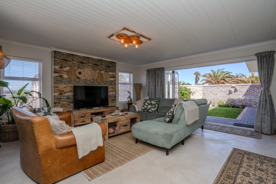 3 Bedroom Property for Sale in Bluewater Bay Western Cape